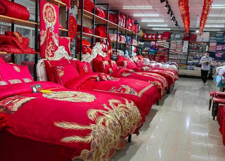女方出嫁床上用品套装,女方出嫁床上用品套装，传统与现代的交融之美