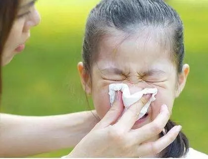 10个月宝宝流鼻涕咳嗽怎么办,如何应对10个月宝宝流鼻涕咳嗽的问题