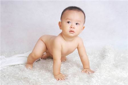 7个月男宝宝发育标准,7个月男宝宝发育标准