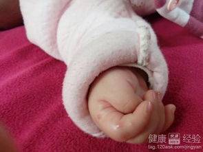 6个月宝宝手指内扣,关于六个月宝宝手指内扣的现象，了解、观察与处理