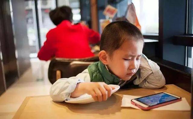 小孩8个月,关于小孩八个月的成长之旅，探索、学习和发展的奇妙旅程