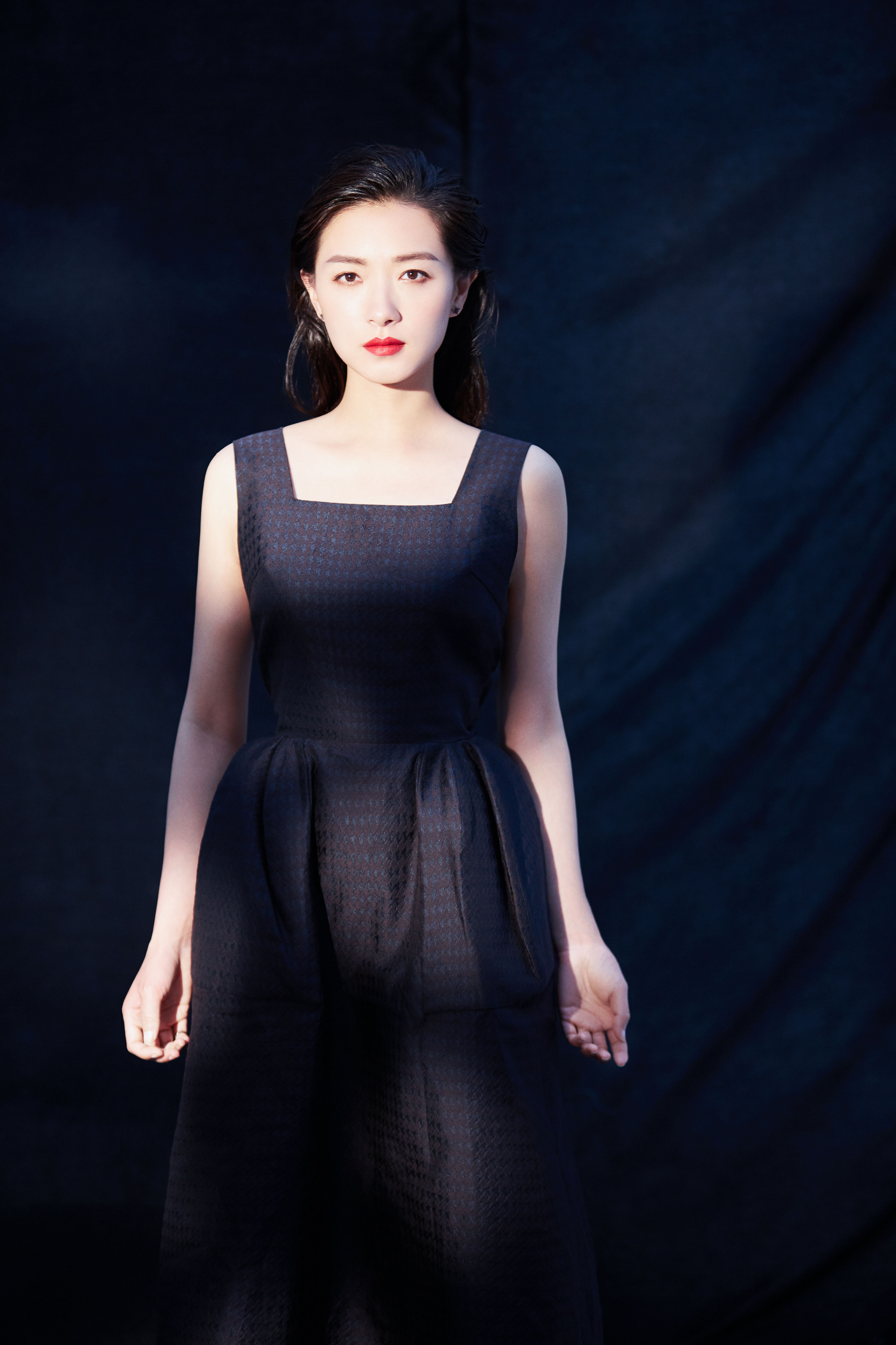 周璟馨最好的写真,周璟馨，光影间的绝美写真
