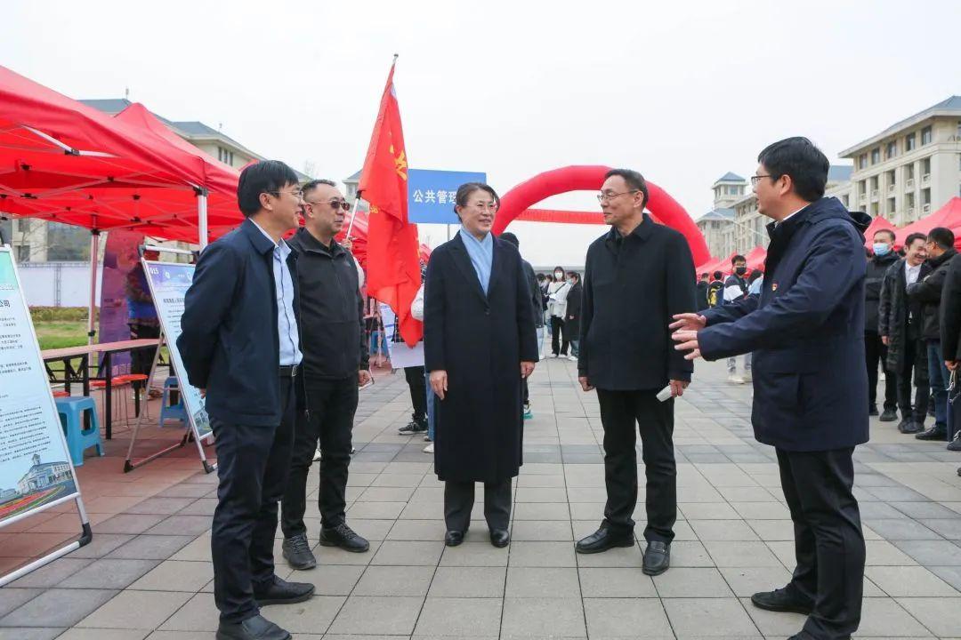 龙子湖区教育局最新招聘信息,龙子湖区教育局最新招聘信息